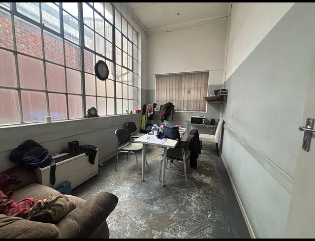 327M² WAREHOUSE TO LET IN BELLVILLE SOUTH